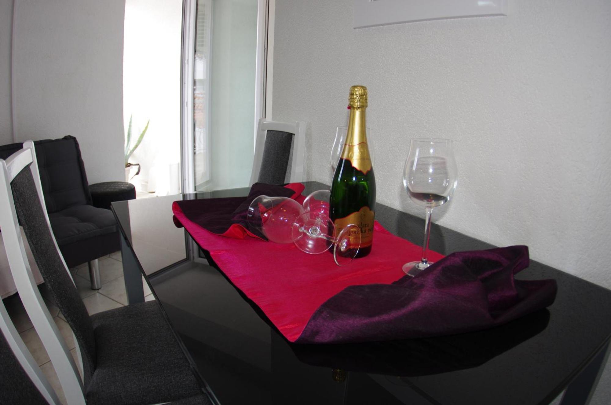 Apartments Lux マカルスカ 部屋 写真
